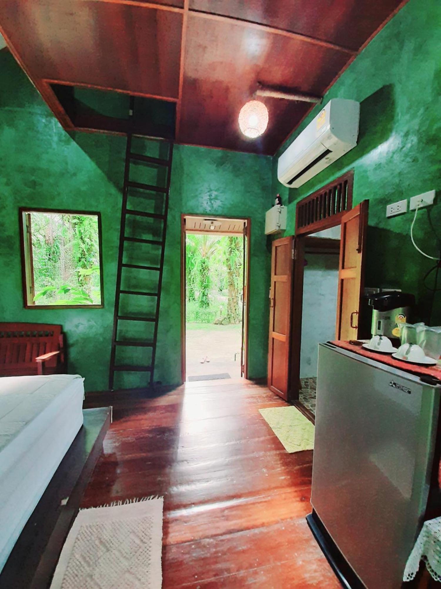 Tuaprodhome Khao Lak Camera foto