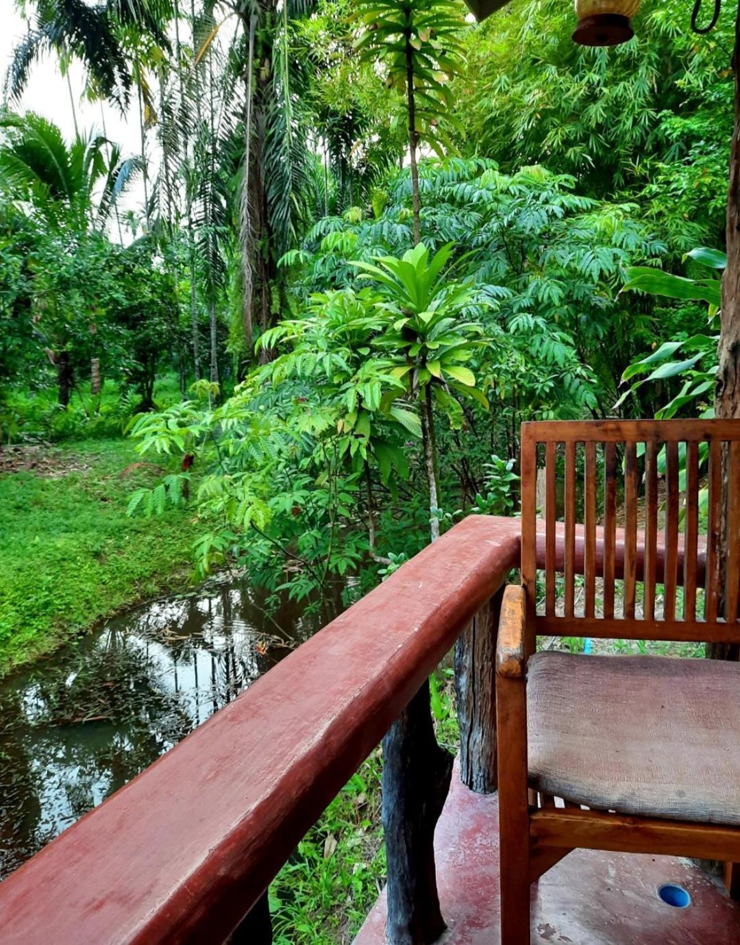 Tuaprodhome Khao Lak Camera foto
